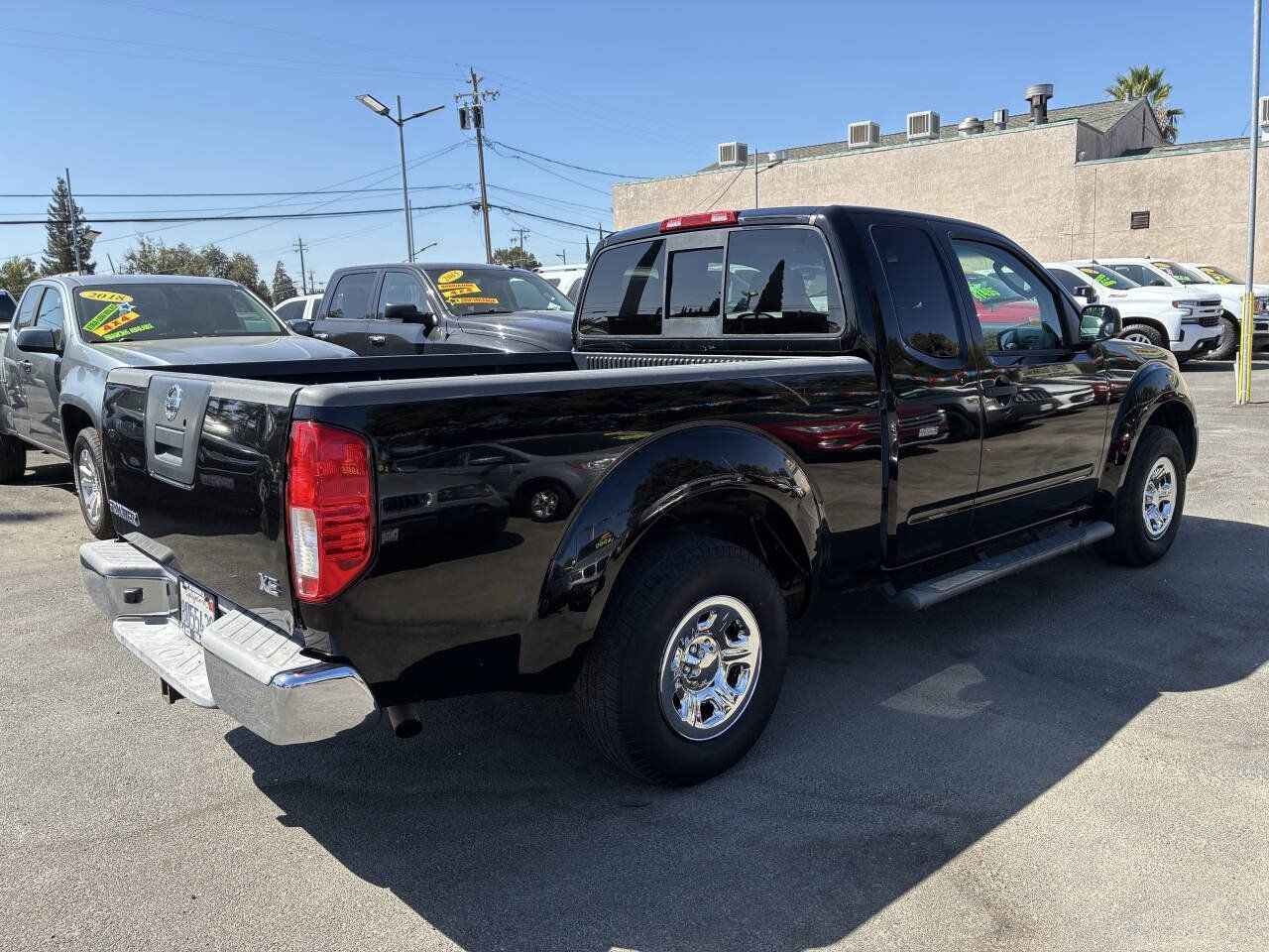 Used 2007 Nissan Frontier XE w/ Preferred Pkg RWD image 2