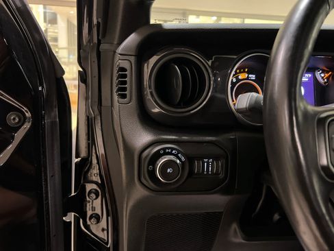 Used 2022 Jeep Wrangler Unlimited Sport AWD/4WD image 22