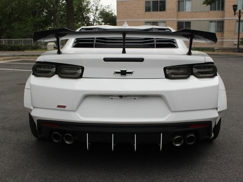 Used 2020 Chevrolet Camaro SS RWD image 10