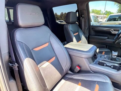 Used 2023 GMC Sierra 1500 AT4 w/ Technology Package AWD/4WD image 11