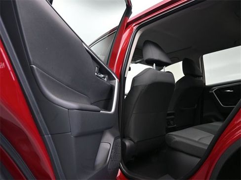 Used 2025 Toyota RAV4 XLE w/ Convenience Package image 15