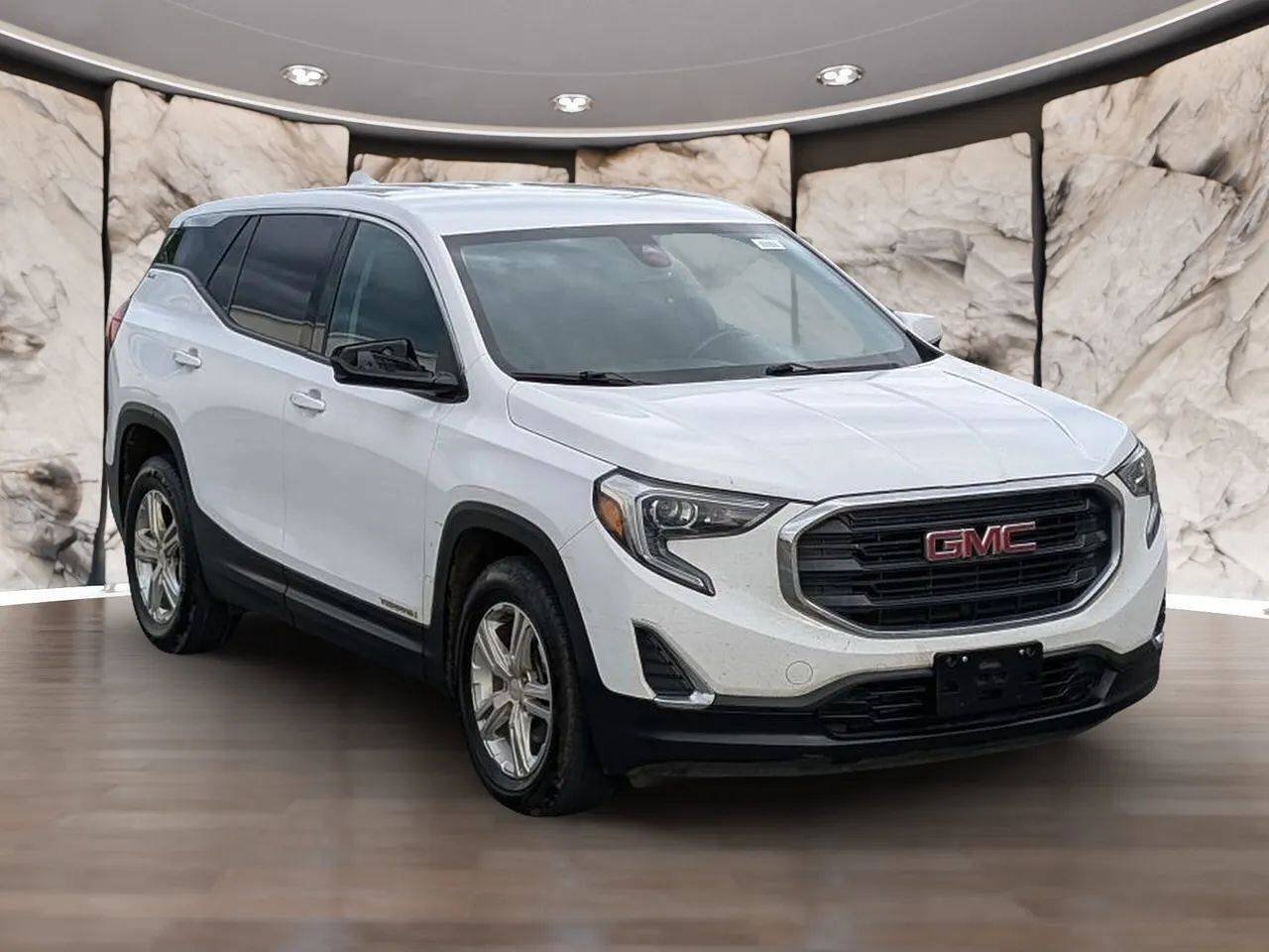 Used 2020 GMC Terrain SLE w/ LPO, Floor Liner Package FWD image 18