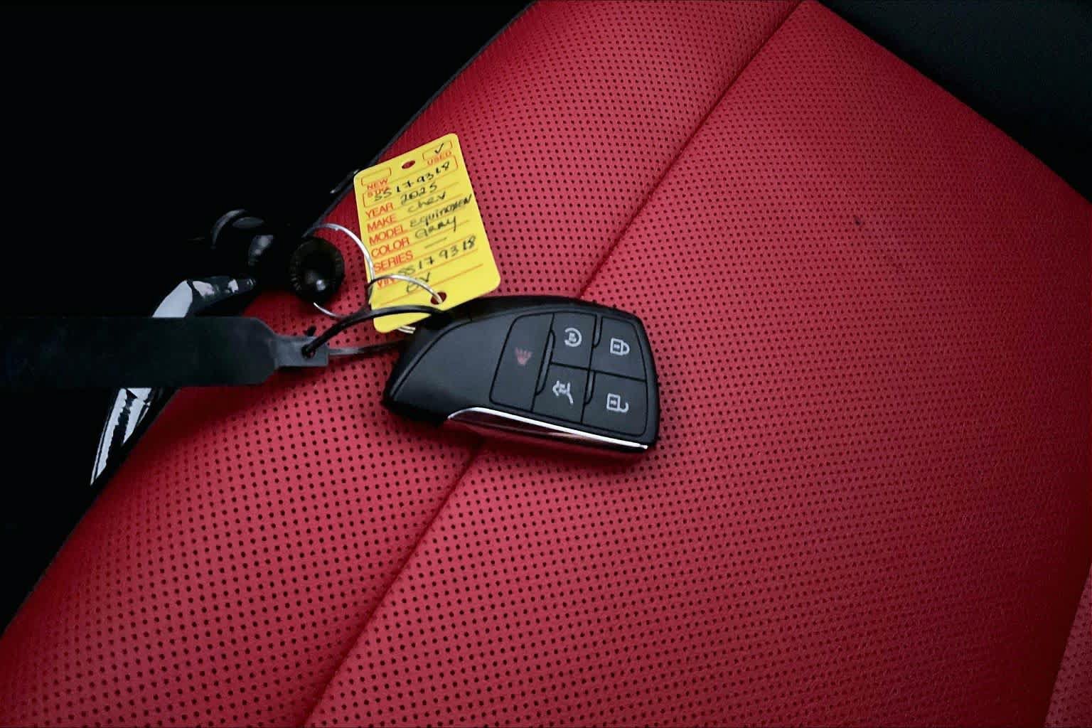 Used 2025 Chevrolet Equinox EV RS AWD/4WD image 14