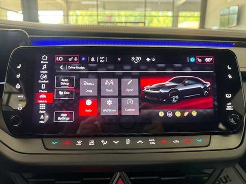 Used 2024 Dodge Charger Daytona Scat Pack w/ Plus Group AWD/4WD image 32