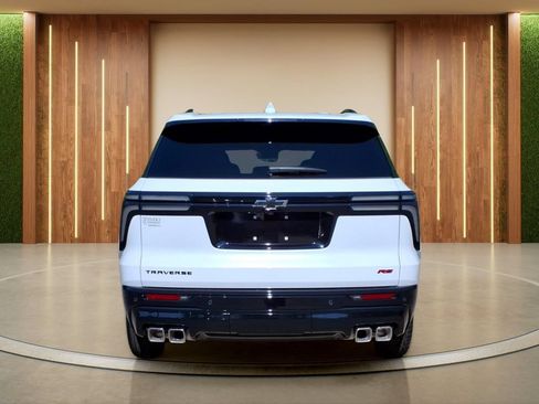 New 2026 Chevrolet Traverse RS w/ LPO, Floor Liner Package FWD image 31