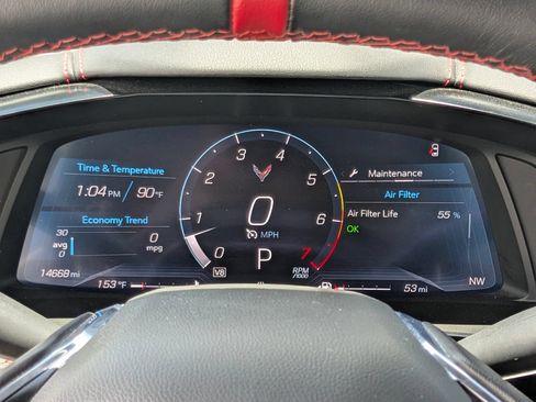 Used 2022 Chevrolet Corvette Stingray Coupe w/ Z51 Performance Package RWD image 9