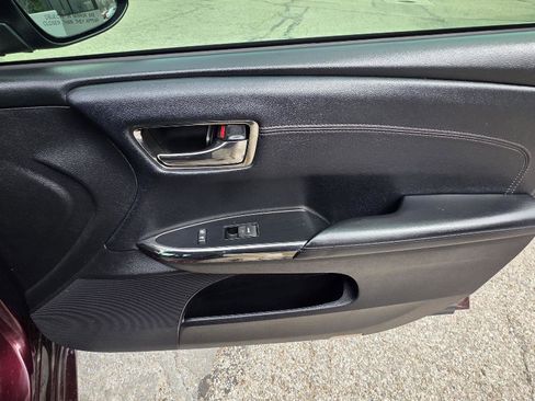 Used 2018 Toyota Avalon XLE image 31