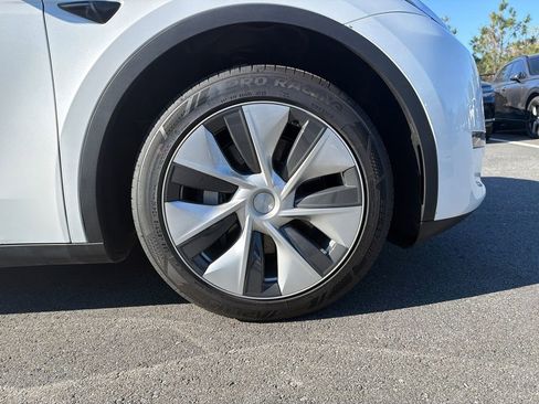 Used 2023 Tesla Model Y Long Range image 13