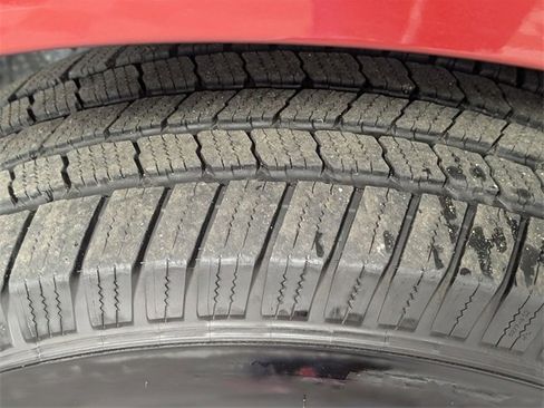 Used 2015 Nissan Frontier SV image 9