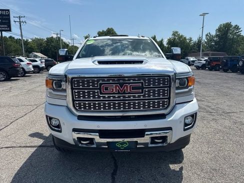 Used 2018 GMC Sierra 2500 Denali w/ Duramax Plus Package AWD/4WD image 2