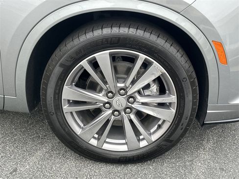 Certified 2025 Cadillac XT6 Premium Luxury image 12