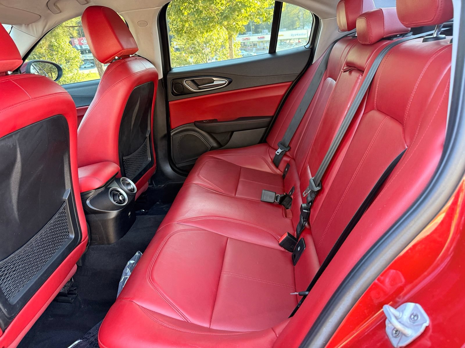 Used 2017 Alfa Romeo Giulia AWD image 38