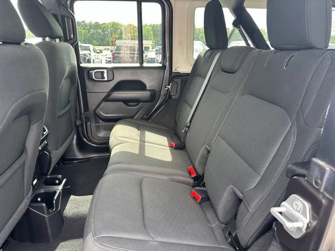 Used 2021 Jeep Wrangler Unlimited Sahara AWD/4WD image 22