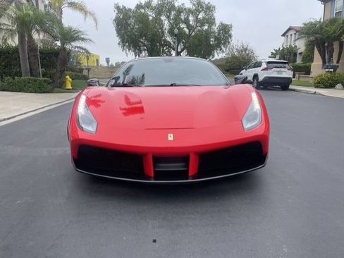 Used 2018 Ferrari 488 GTB RWD image 4