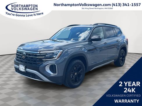 Used 2025 Volkswagen Atlas Peak Edition SE AWD/4WD image 1