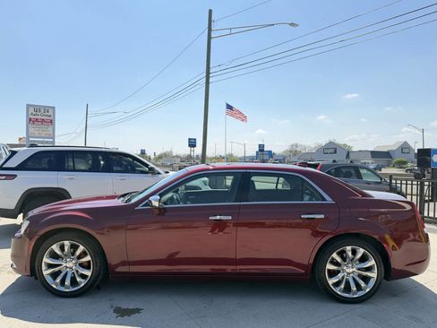 Used 2019 Chrysler 300 Limited RWD image 4