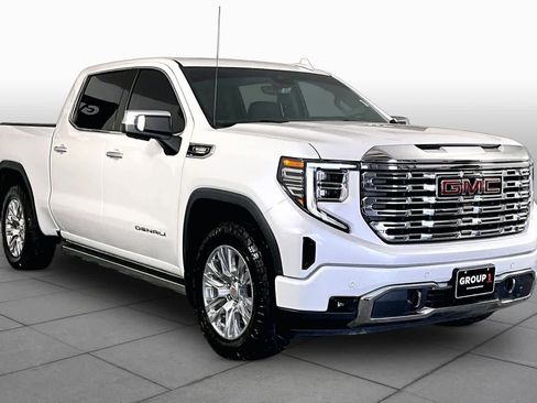 Used 2023 GMC Sierra 1500 Denali w/ Technology Package AWD/4WD image 3
