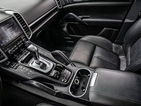 Used 2017 Porsche Cayenne AWD/4WD image 26