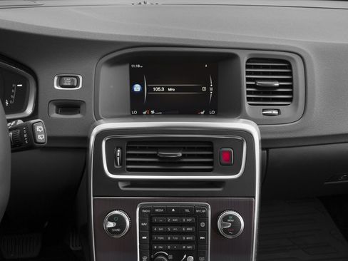 Used 2016 Volvo V60 T5 Cross Country AWD/4WD image 9
