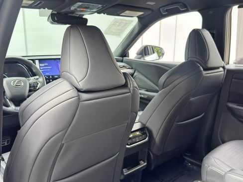 Used 2024 Lexus TX 500h AWD w/ Technology Package image 34