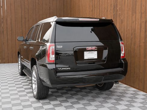 Used 2020 GMC Yukon SLT w/ Premium Edition RWD image 18