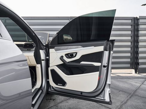 Used 2021 Lamborghini Urus image 15