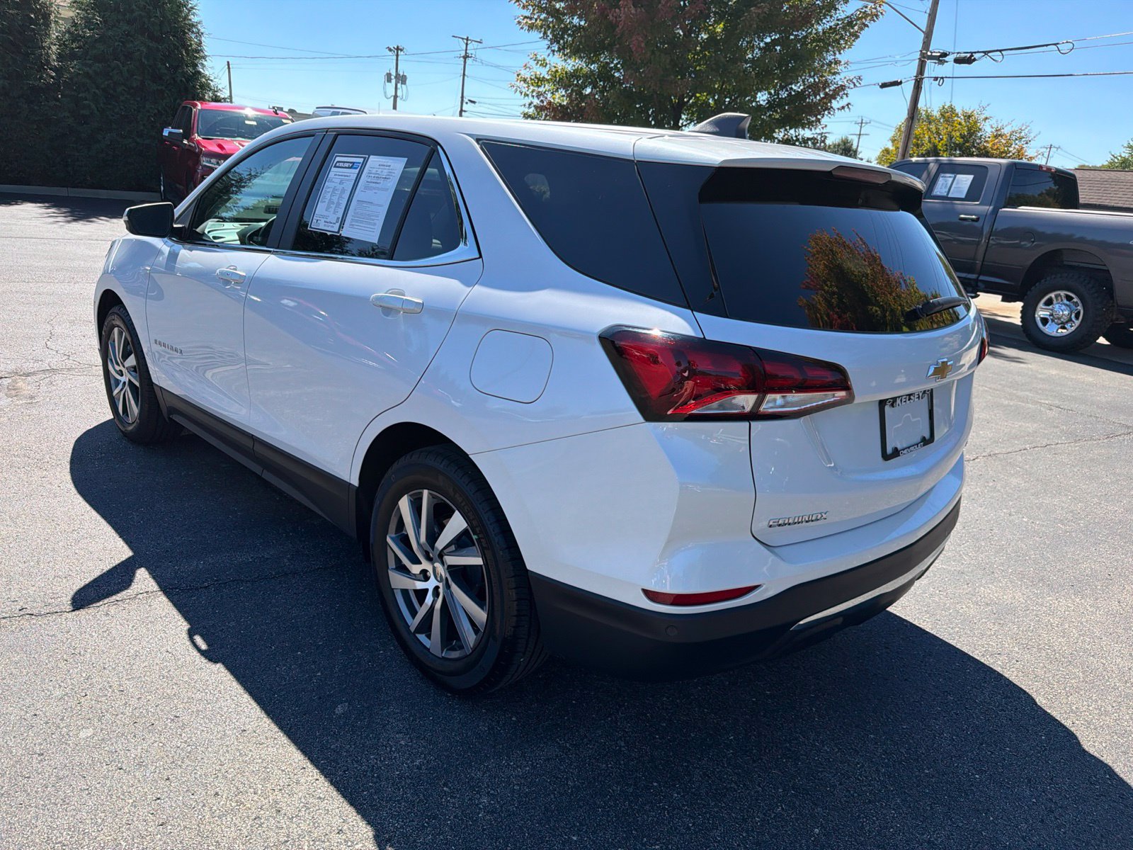Used 2024 Chevrolet Equinox LT FWD image 3