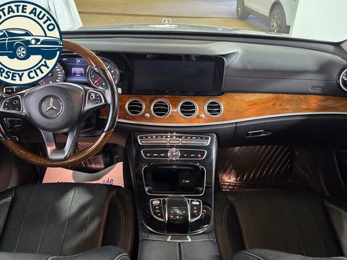 Used 2018 Mercedes-Benz E 300 4MATIC w/ Premium 3 Package (Q03) image 29