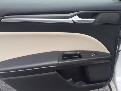 Used 2017 Ford Fusion Titanium FWD image 12