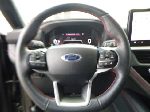 Used 2025 Ford Explorer ST-Line w/ ST-Line Street Pack AWD/4WD image 13