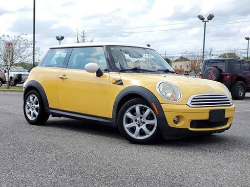 Used 2009 MINI Cooper Hardtop image 2