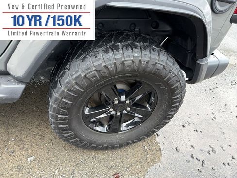 Used 2020 Jeep Wrangler Unlimited Sahara image 12