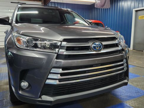 Used 2017 Toyota Highlander Limited image 57
