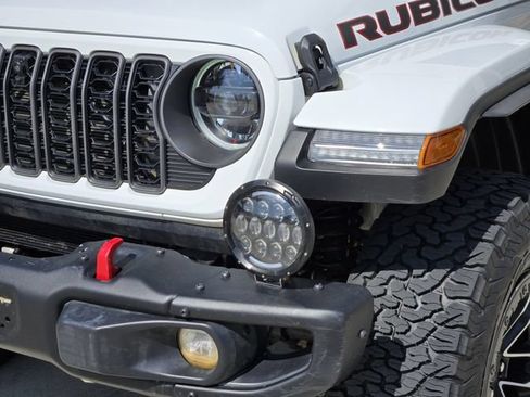 Certified 2026 Jeep Wrangler Unlimited Rubicon AWD/4WD image 10