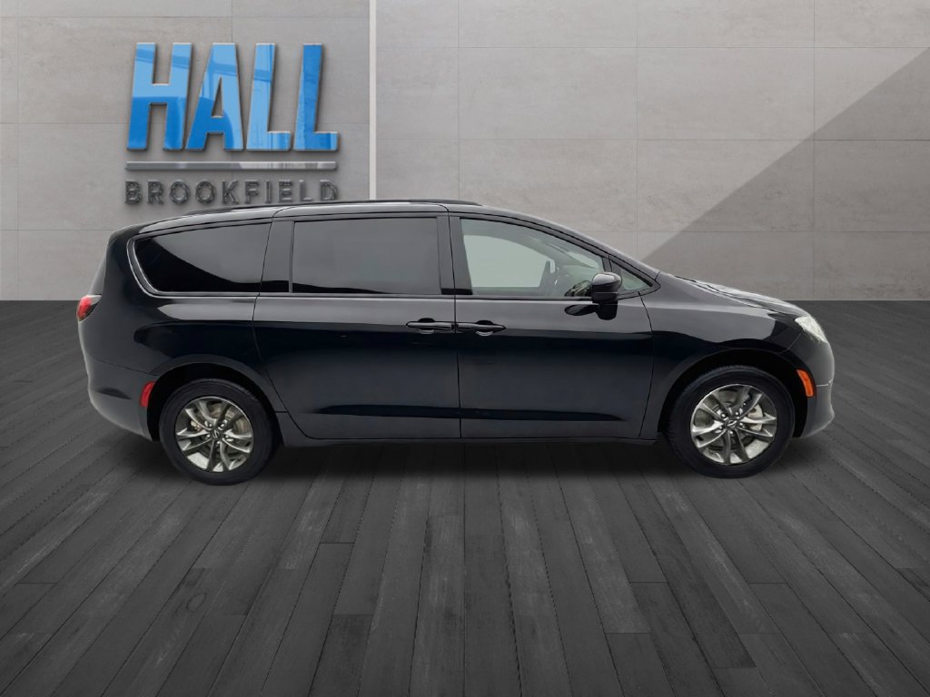 Used 2020 Chrysler Pacifica Touring-L AWD/4WD image 6