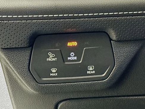 New 2026 Volkswagen Atlas SEL image 10