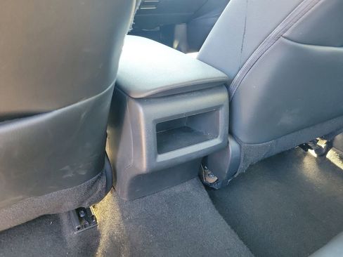 Used 2024 Toyota Camry SE image 11