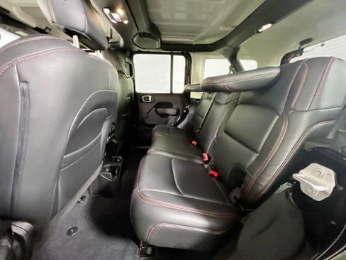 Used 2023 Jeep Wrangler Rubicon image 23