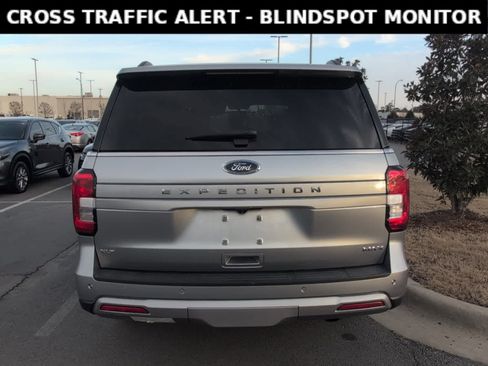 Used 2023 Ford Expedition Max XLT image 4