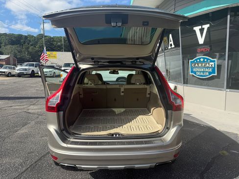 Used 2015 Volvo XC60 T5 Platinum image 10