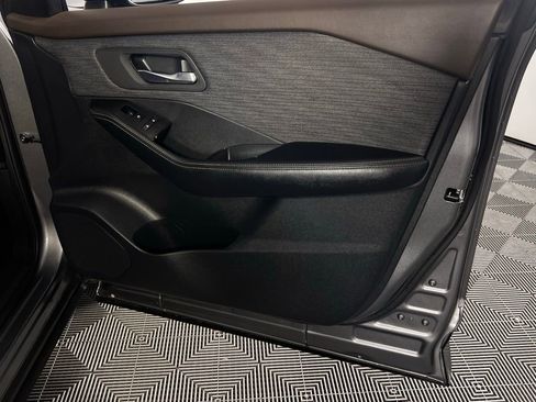 Used 2023 Nissan Rogue SV image 35