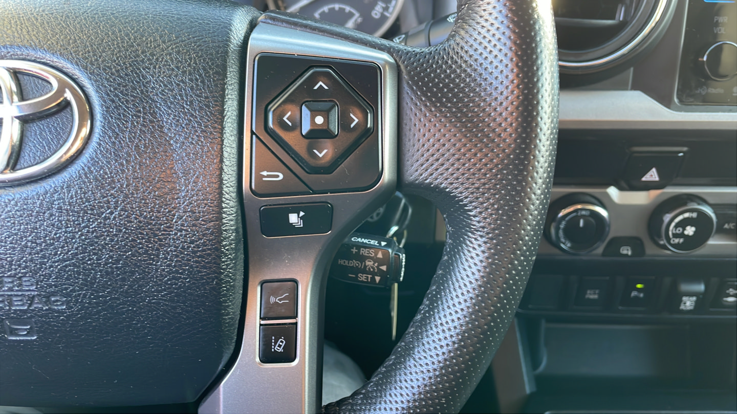 Certified 2019 Toyota Tacoma SR5 AWD/4WD image 25