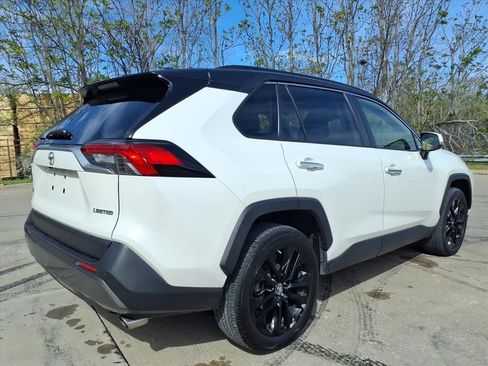 Used 2019 Toyota RAV4 Limited w/ Advanced Technology Package image 3