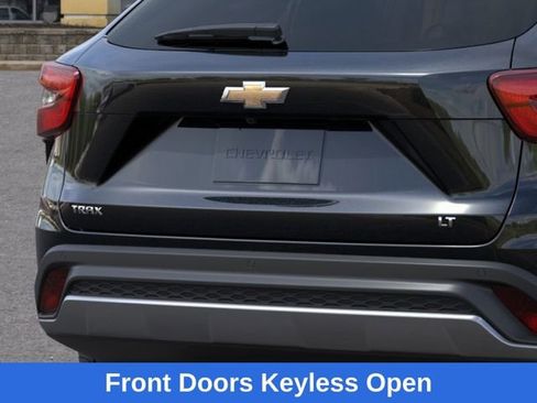New 2026 Chevrolet Trax LT w/ Driver Confidence Package FWD image 15