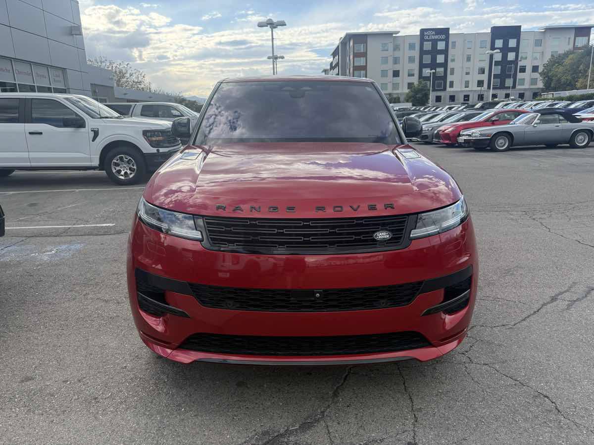 Used 2023 Land Rover Range Rover Sport SE Dynamic AWD/4WD image 3