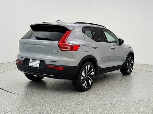New 2026 Volvo XC40 B5 Plus w/ Climate Package AWD/4WD image 5