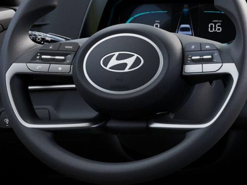 Certified 2025 Hyundai Elantra Hybrid FWD image 15