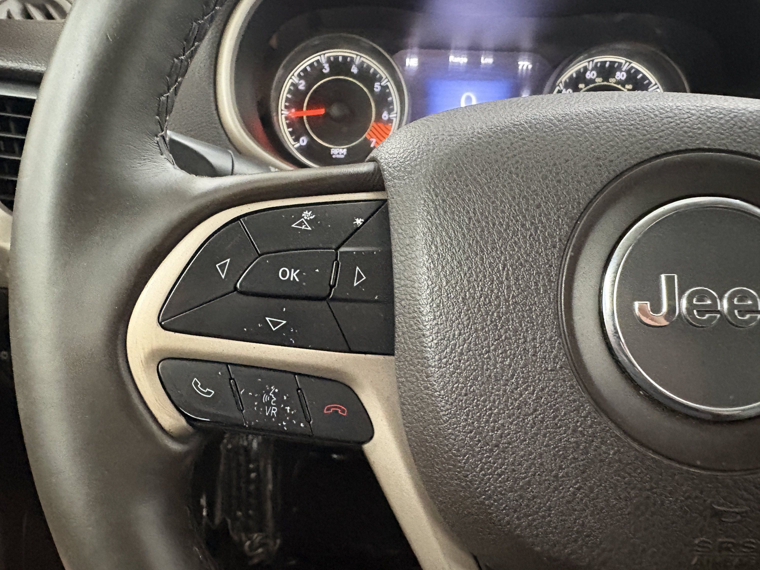 Used 2014 Jeep Cherokee Trailhawk w/ Comfort/Convenience Group AWD/4WD image 30