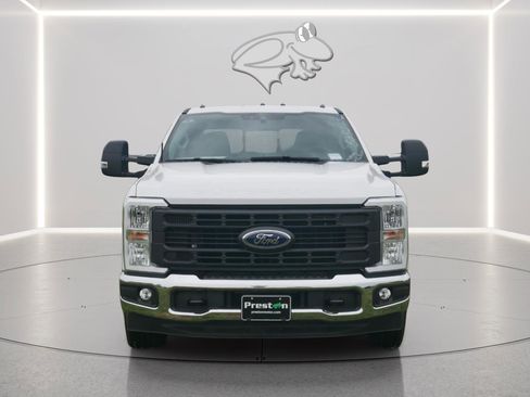 New 2025 Ford F250 XL w/ XL Chrome Package image 2