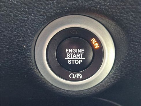 Certified 2022 Chrysler Pacifica Pinnacle image 40